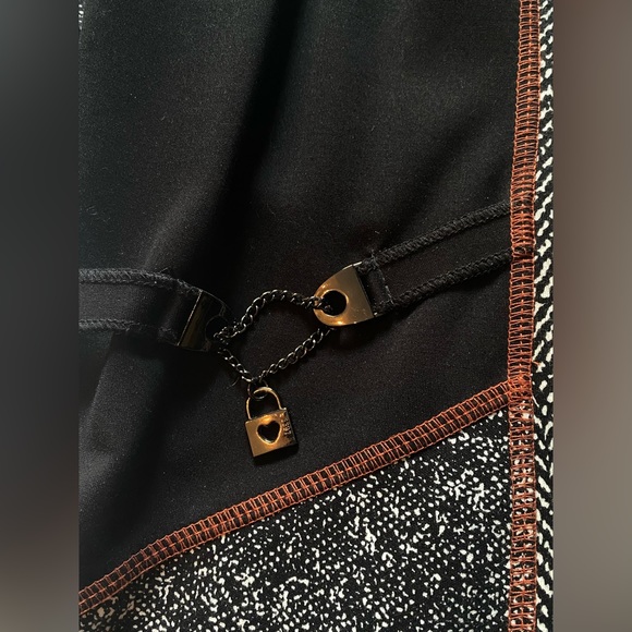 Black & White Jacket - Picture 4 of 6